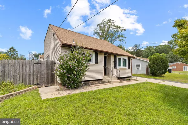 6 LINCOLN AVE, Sicklerville, NJ 08081