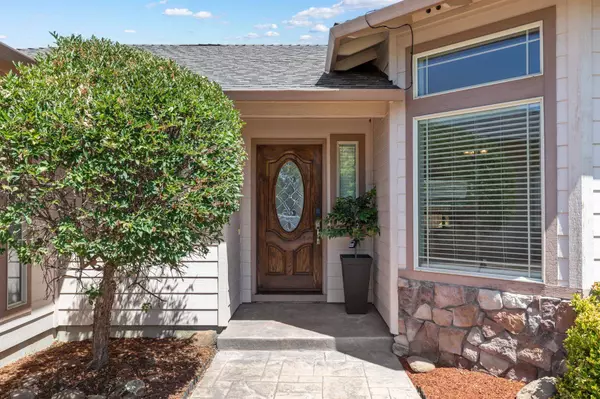 3239 Ford Dr, Medford, OR 97504