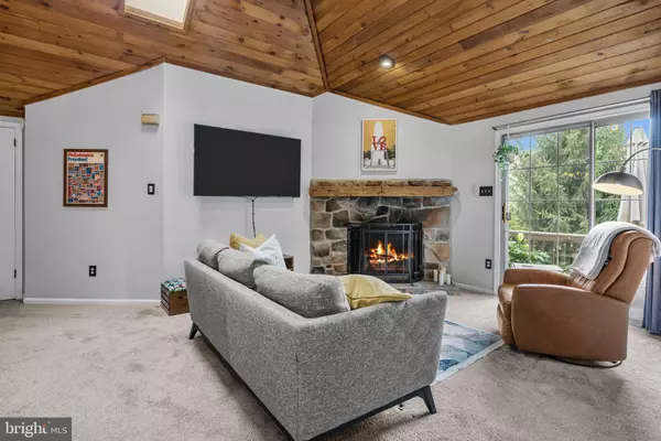 336 GREEN MEADOW LN, Horsham, PA 19044