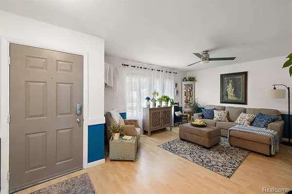 13273 WESTMINISTER Drive, Sterling Heights, MI 48313