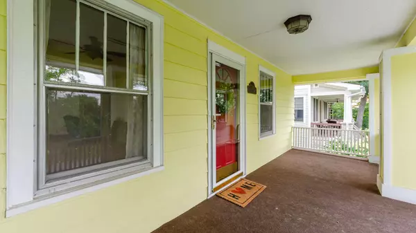 8 E Division ST, Lemont, IL 60439