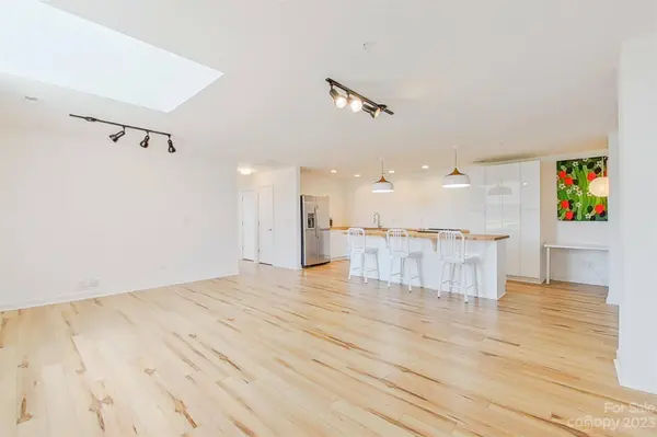 1 Buffalo AVE NW #102, Concord, NC 28025