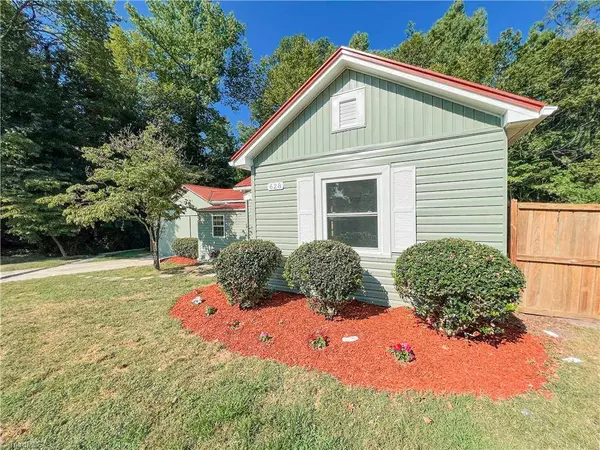 628 Liberty DR, Thomasville, NC 27360