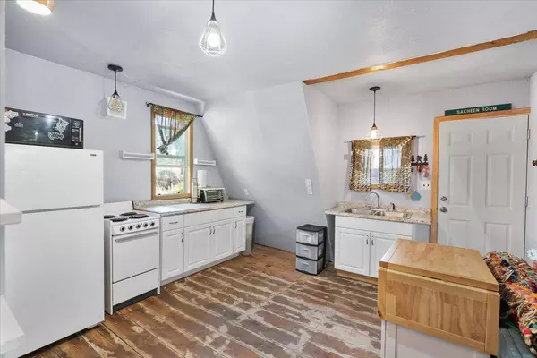 171 Fir Ln, Newport, WA 99153