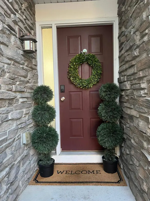 5121 Yuma LN N, Plymouth, MN 55446