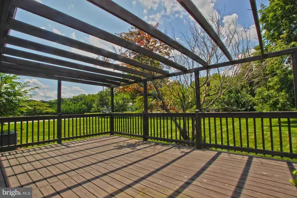 3300 BROADWAY RD, Easton, PA 18040