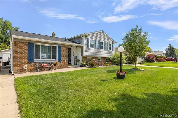 13273 WESTMINISTER Drive, Sterling Heights, MI 48313