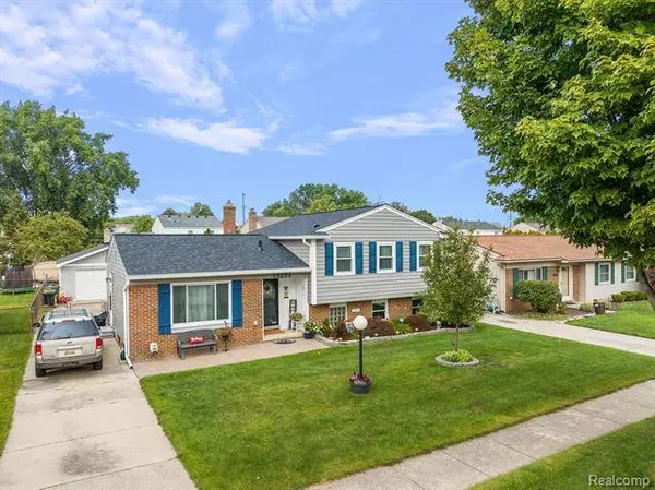 13273 WESTMINISTER Drive, Sterling Heights, MI 48313