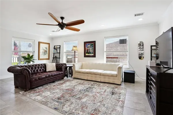 2337 CONGRESSMAN HEBERT DR, Chalmette, LA 70043