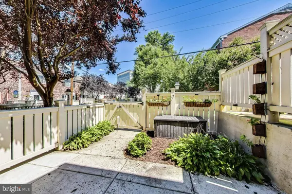 1405 N VAN DORN ST #B, Alexandria, VA 22304