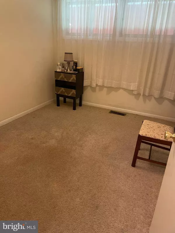 25 KING AVE, Marlton, NJ 08053