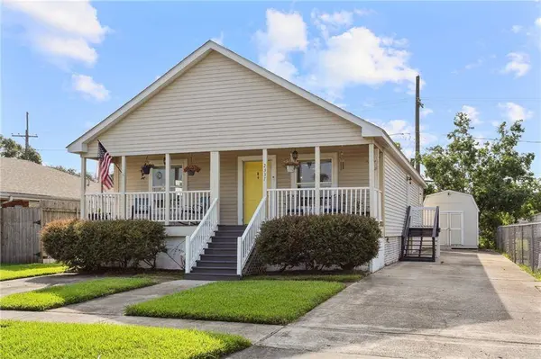 2337 CONGRESSMAN HEBERT DR, Chalmette, LA 70043