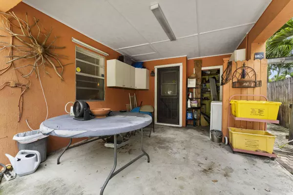 1152 Sunset RD, West Palm Beach, FL 33406