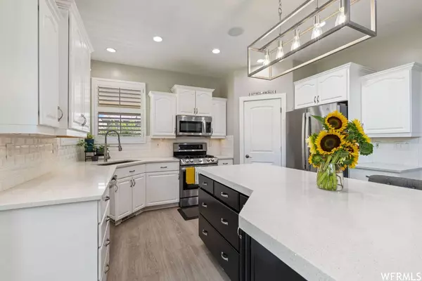 776 W 2075 S, Syracuse, UT 84075