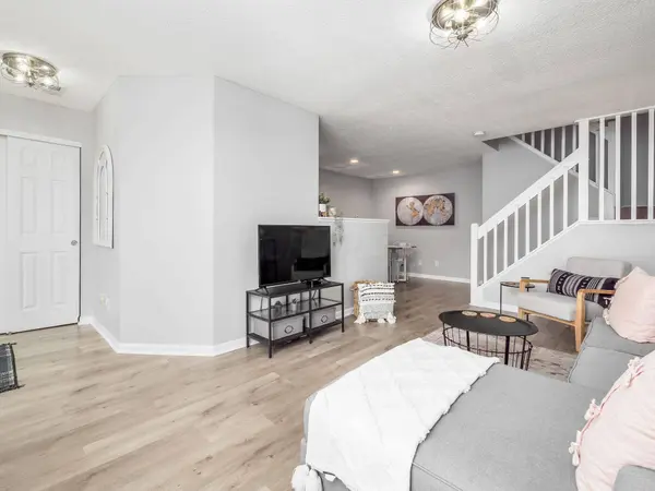 7052 Monarchos Drive 16-7052, New Albany, OH 43054