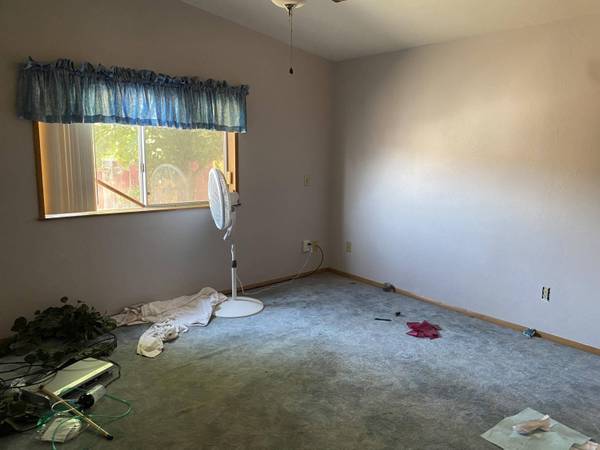 555 Freeman Rd #UNIT 115, Central Point, OR 97502