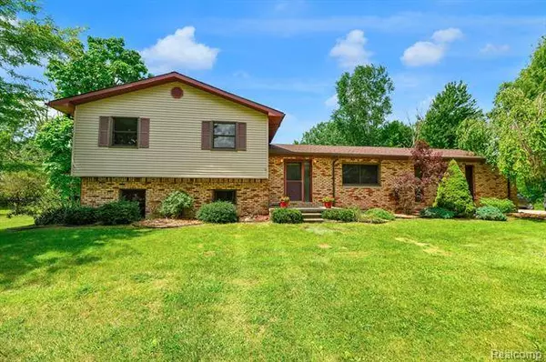 7074 Palms Road, Ira, MI 48023