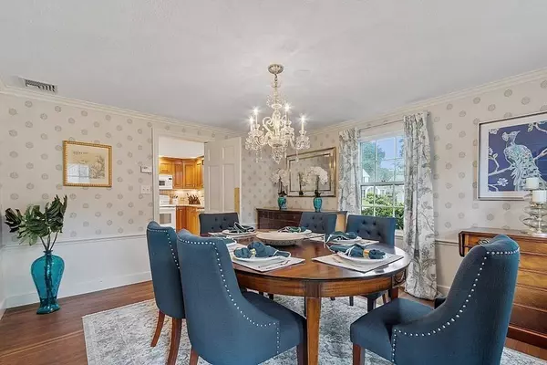 106 Elm St, Andover, MA 01810