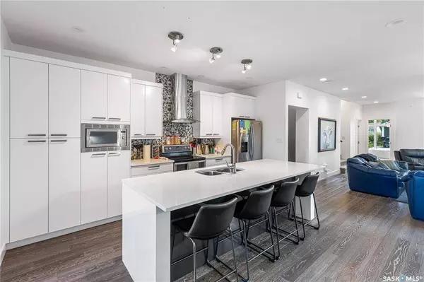 1217 13th STREET E, Saskatoon, SK S7H 0C3