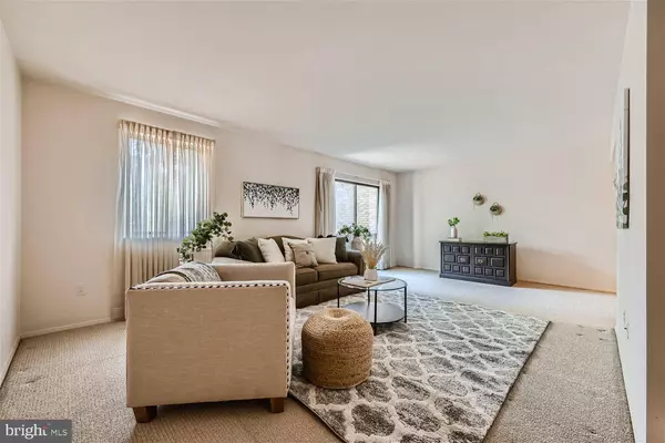 2119 CHAPEL VALLEY LN, Lutherville Timonium, MD 21093