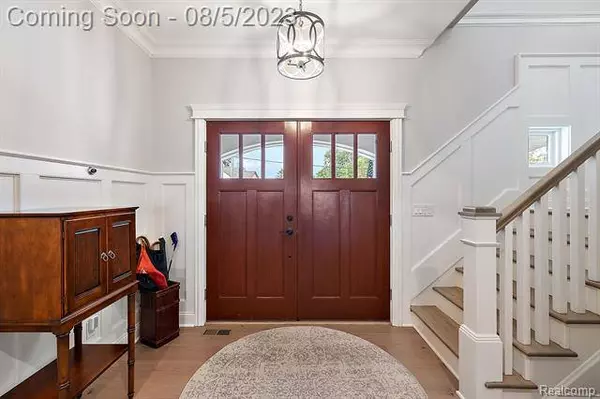 48730 Point Lakeview Drive, Chesterfield, MI 48047