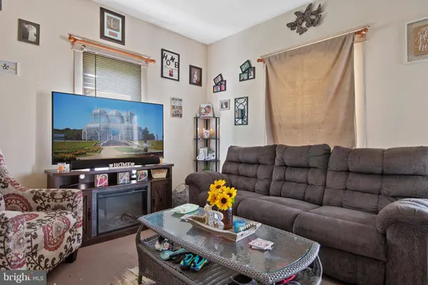 216 MAURICE ST, Millville, NJ 08332