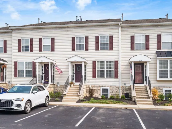 7052 Monarchos Drive 16-7052, New Albany, OH 43054