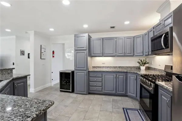 2337 CONGRESSMAN HEBERT DR, Chalmette, LA 70043