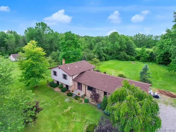 7074 Palms Road, Ira, MI 48023