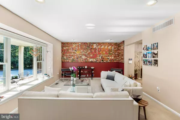 150 SQUIRREL TREE LN, Mount Laurel, NJ 08054