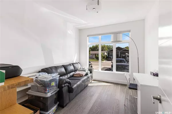 1217 13th STREET E, Saskatoon, SK S7H 0C3