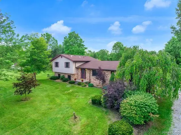 7074 Palms Road, Ira, MI 48023