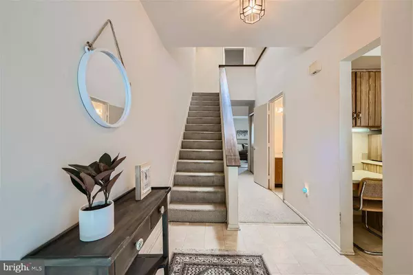 2119 CHAPEL VALLEY LN, Lutherville Timonium, MD 21093