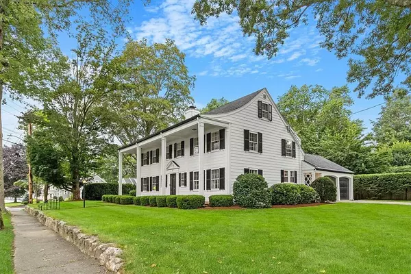 106 Elm St, Andover, MA 01810