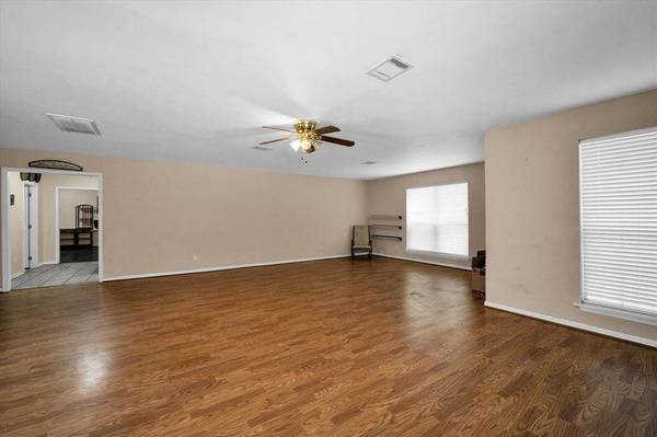 30 Westwood DR, Huntsville, TX 77320