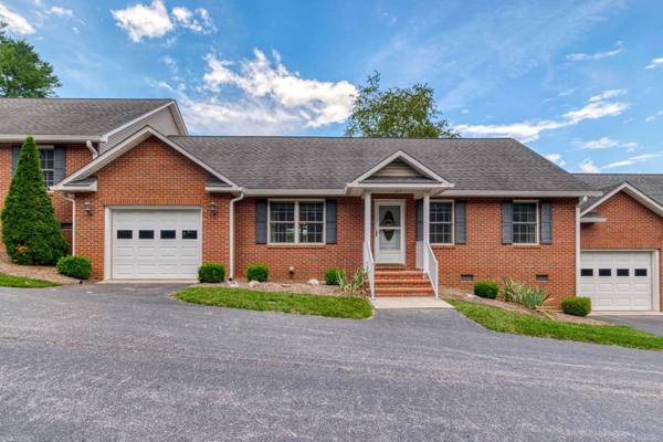 104 SCATTERGOOD Drive NE, Christiansburg, VA 24073