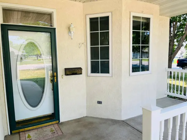 10 Orchard AVE SE, Hutchinson, MN 55350