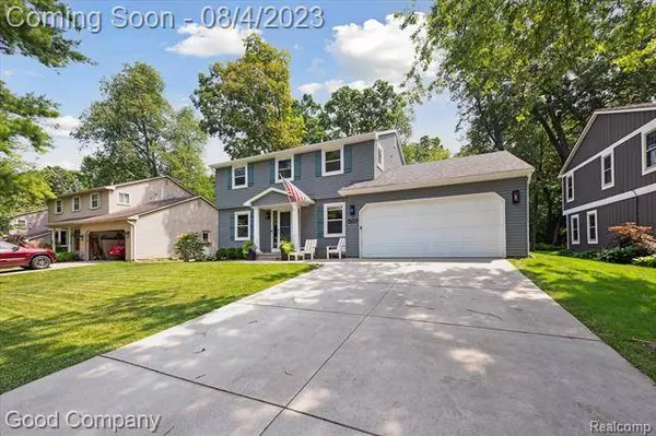 1507 CHANTICLAIR Circle, Wixom, MI 48393