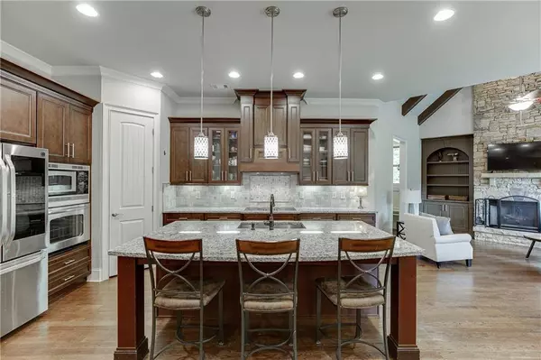 155 Scenic Falls BLVD, Hoschton, GA 30548