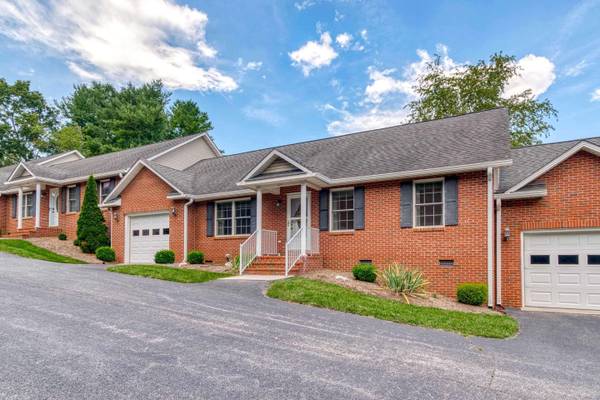 104 SCATTERGOOD Drive NE, Christiansburg, VA 24073