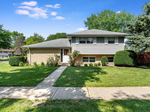 278 Denver Drive, Des Plaines, IL 60018