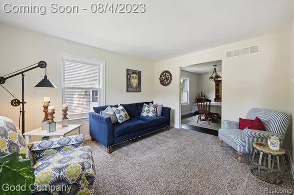 1507 CHANTICLAIR Circle, Wixom, MI 48393