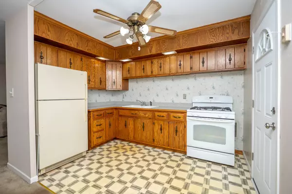 301 Fairlane DR, Joliet, IL 60435