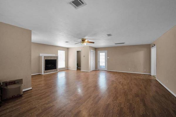 30 Westwood DR, Huntsville, TX 77320