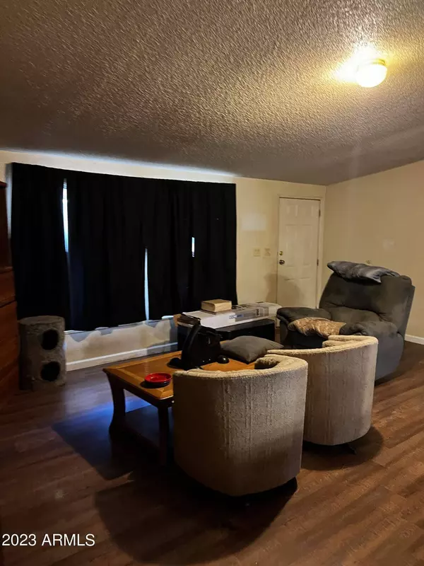 2200 N DELAWARE Drive #62, Apache Junction, AZ 85120