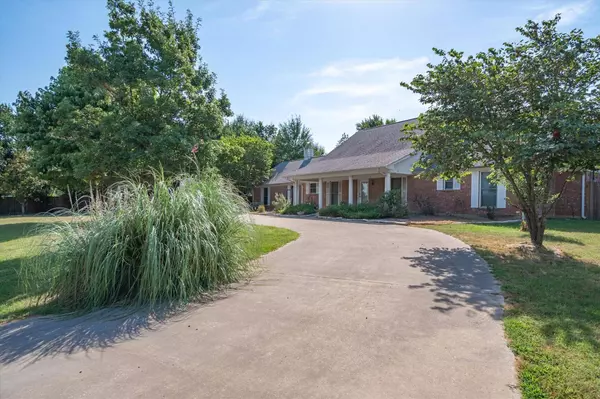 180 Vz County Road 3111, Edgewood, TX 75117