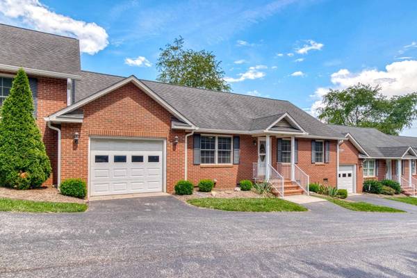 104 SCATTERGOOD Drive NE, Christiansburg, VA 24073