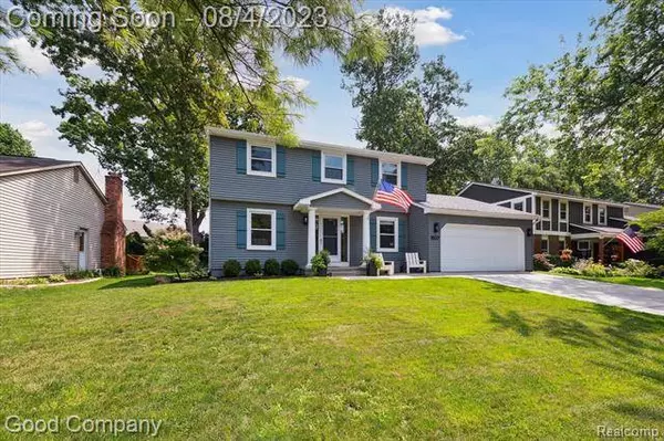 1507 CHANTICLAIR Circle, Wixom, MI 48393