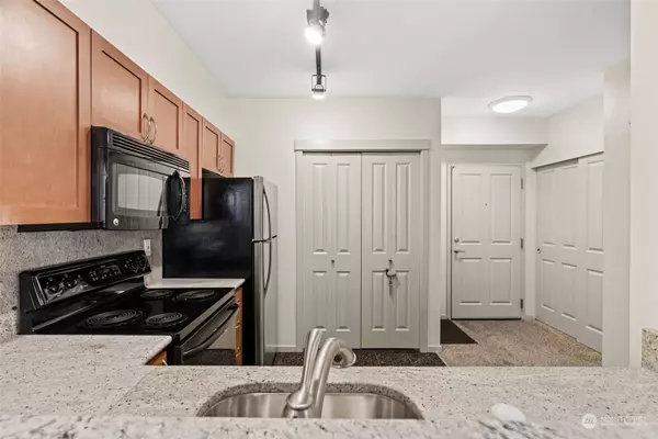 111 108th AVE NE #B-309, Bellevue, WA 98004