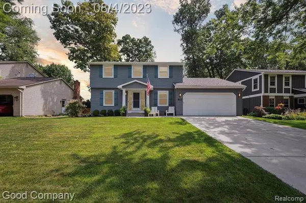 1507 CHANTICLAIR Circle, Wixom, MI 48393